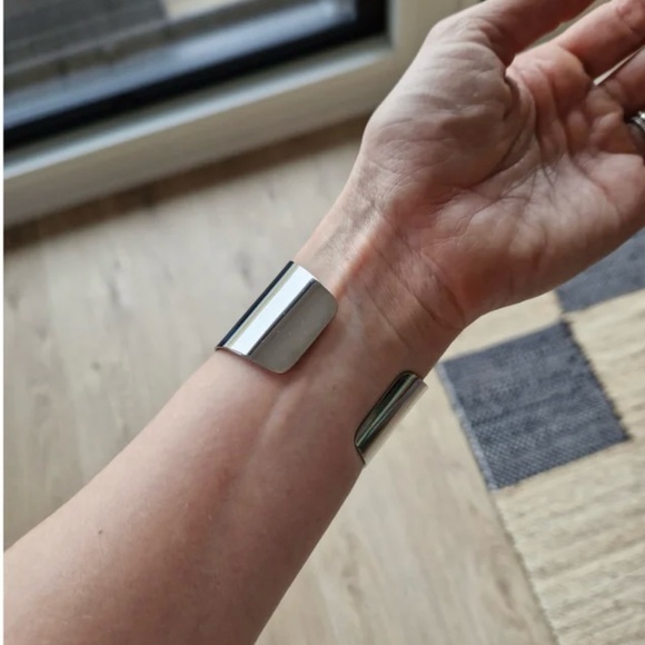 Atelier Swarovski Karl Lagarfeld KK Silver Cuff. Karl Lagarfeld Hip Chic Cuff. - Picture 12 of 16